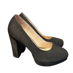 C&M black plataform heels sz 7M  condition like new.